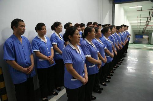 工廠、商務大樓、工業園區、私人企業、電影院、銀行、政府機關、學校、酒店娛樂場所等清潔外包服務