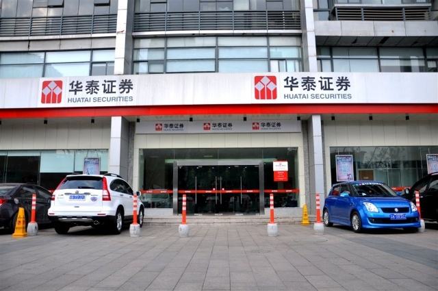 工廠、商務大樓、工業園區、私人企業、電影院、銀行、政府機關、學校、酒店娛樂場所等清潔外包服務